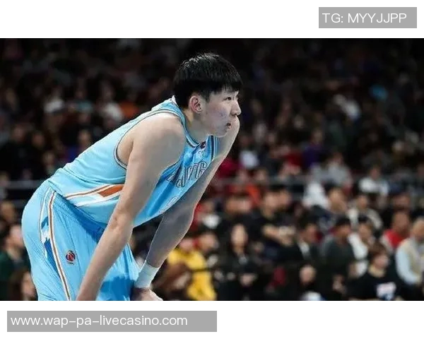 周琦末节发力全场罚篮14次助力球队逆转胜利展现统治力 周琦末节发力全场罚篮14次助力球队逆转胜利展现统治力