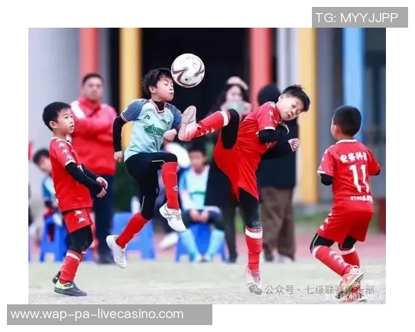 追逐梦想的绿茵场上那些感人至深的励志足球电影推荐